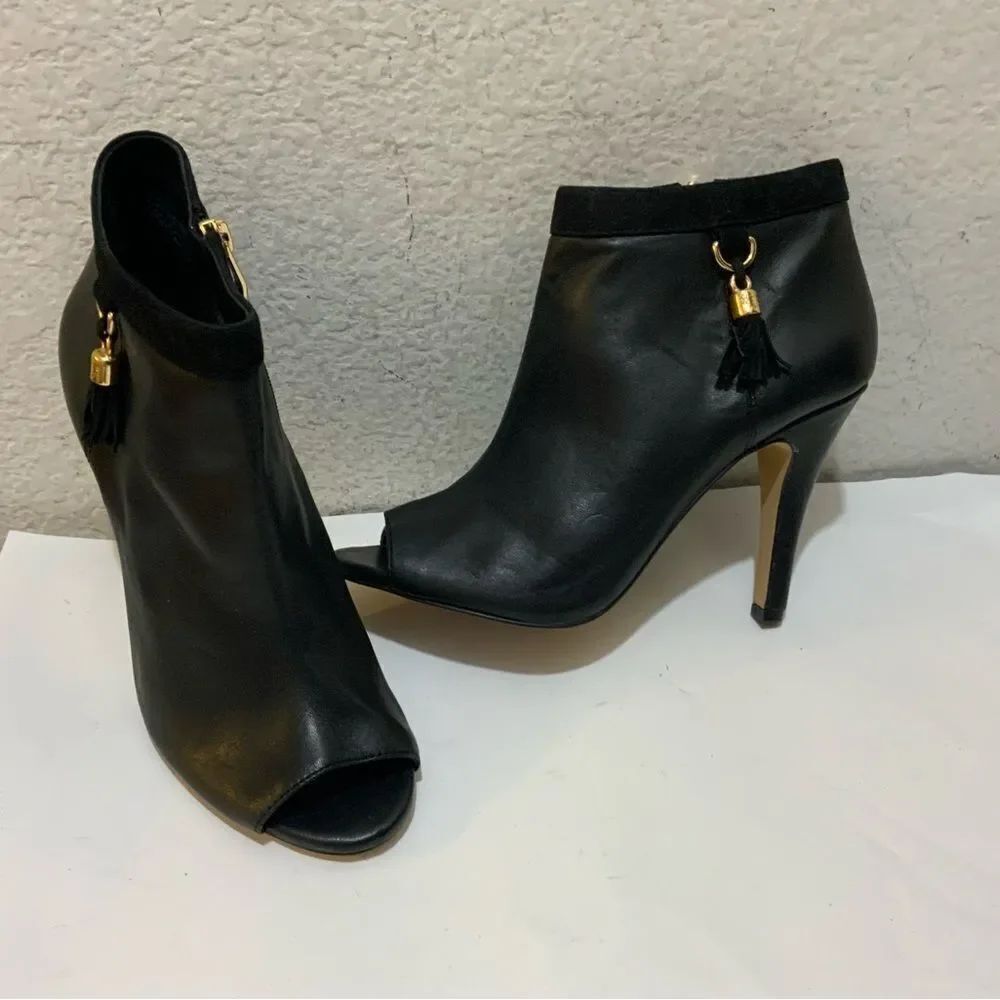 Vince Camuto Kevia Women’s sz 8.5 M Stiletto Heel Booties Shoes Black Leather